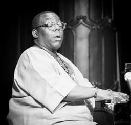 Cyrus Chestnut