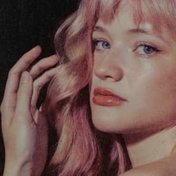 Ella Red