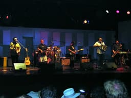 Los Lobos